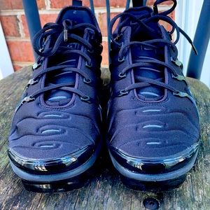 Nike vapor max plus triple black